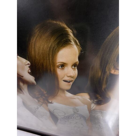 Celtic Woman Signed Poster + Tickets 2010 Tour Framed 29.5x40.5" - Picture 7 of 14